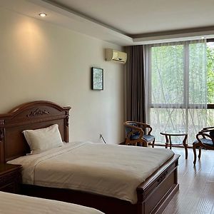 Standard King Room Garden View